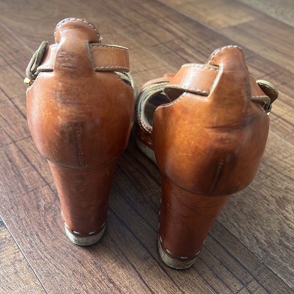 Chloe Tan Leather Double C Buckle T Strap Cork Wedge Platform Sandals - Picture 5 of 14